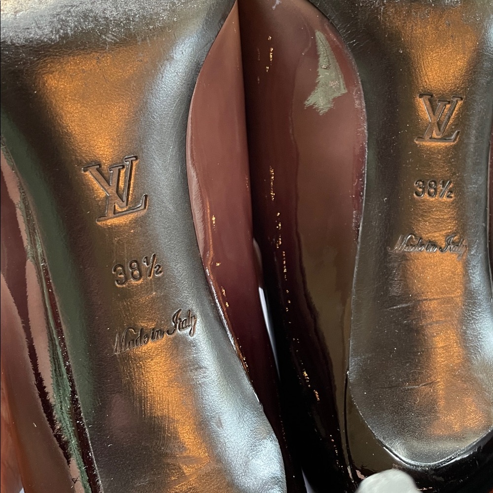 Louis Vuitton Patent Leather Fiancée Pumps With Box - Picture 10 of 16